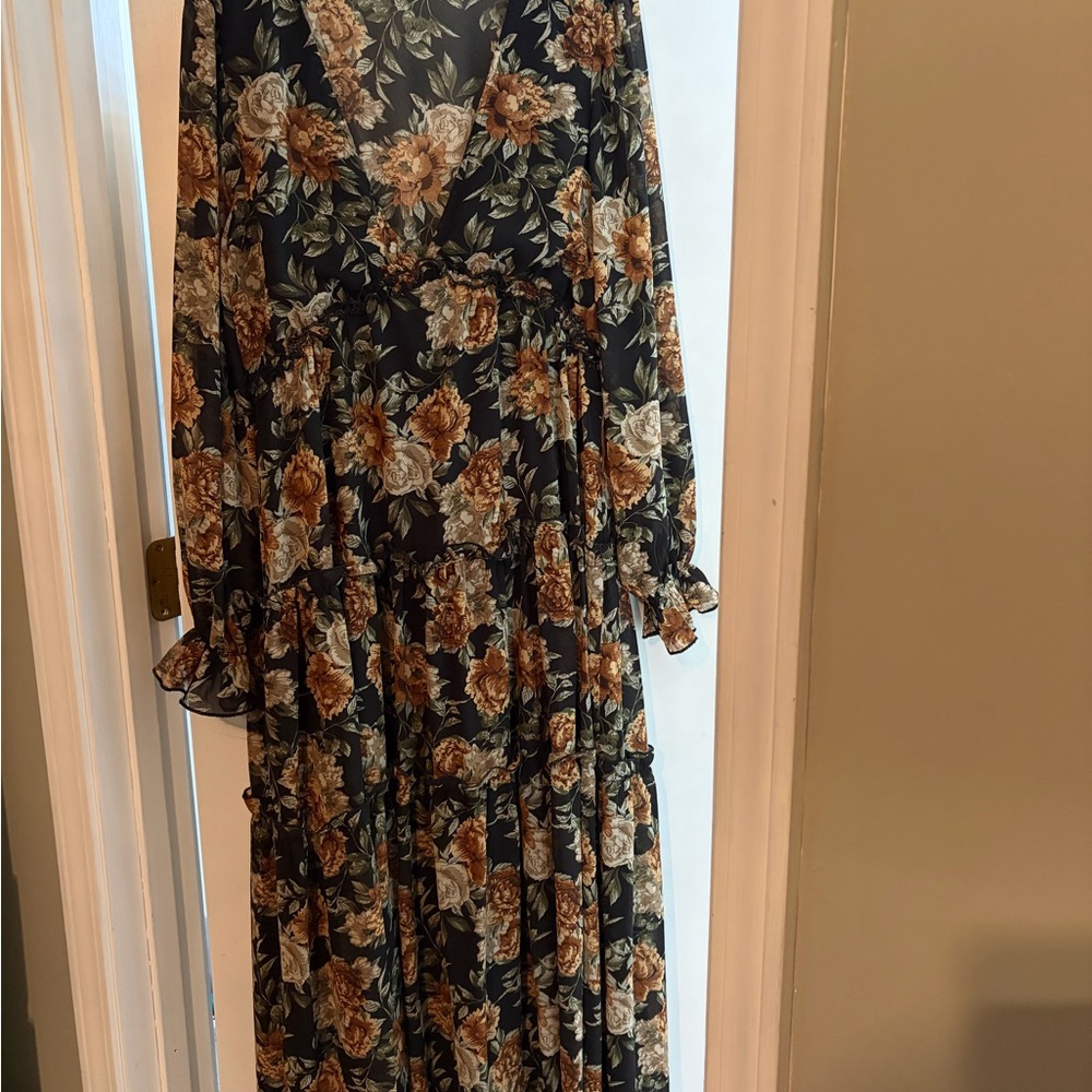 Black Floral Tiered Long-Sleeve Maxi Dress
